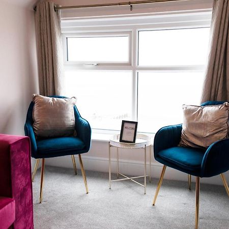Charles Alexander Short Stay - Highcliffe Apartments คลีฟลีส์ ภายนอก รูปภาพ