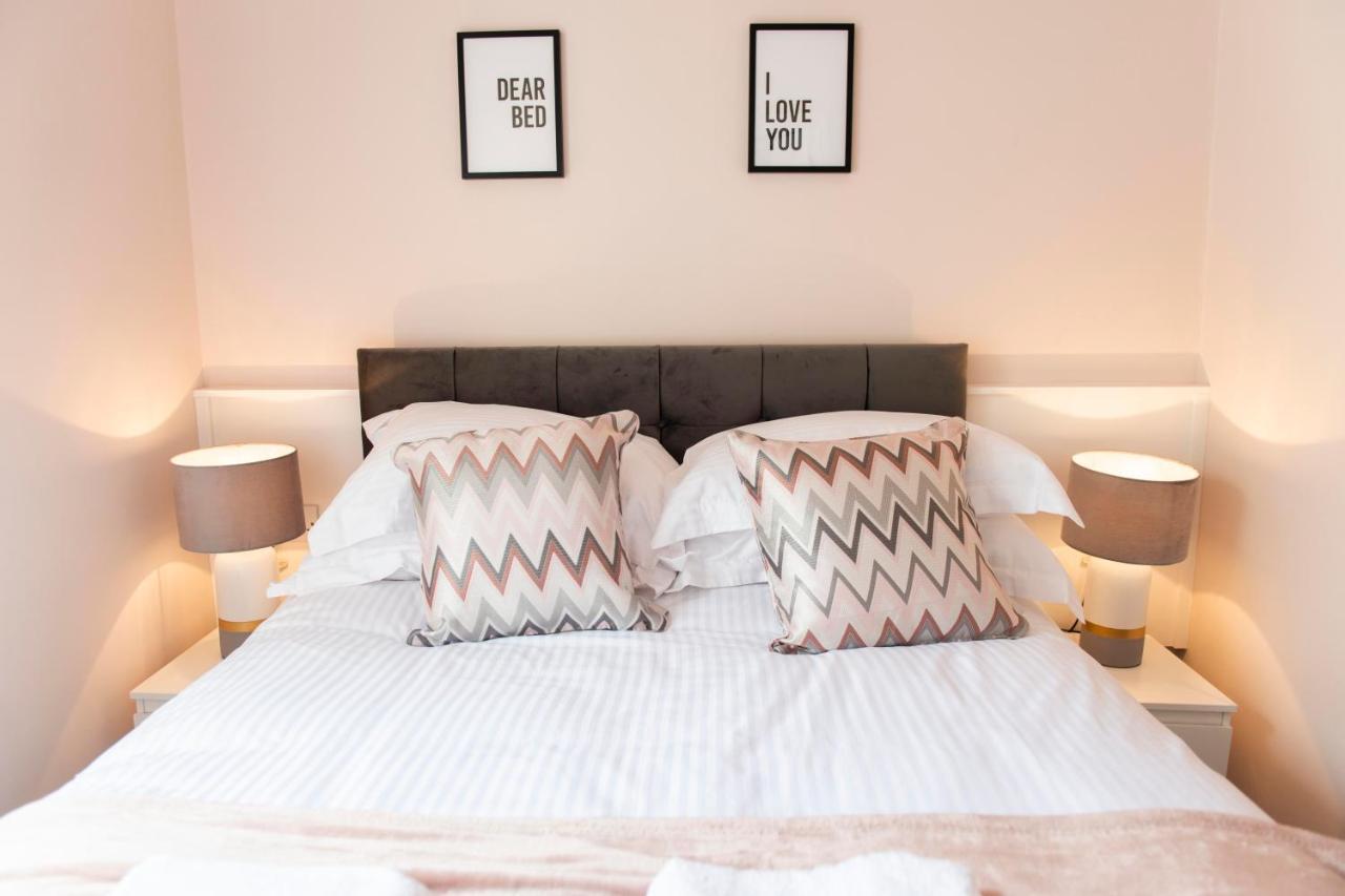 Charles Alexander Short Stay - Highcliffe Apartments คลีฟลีส์ ภายนอก รูปภาพ