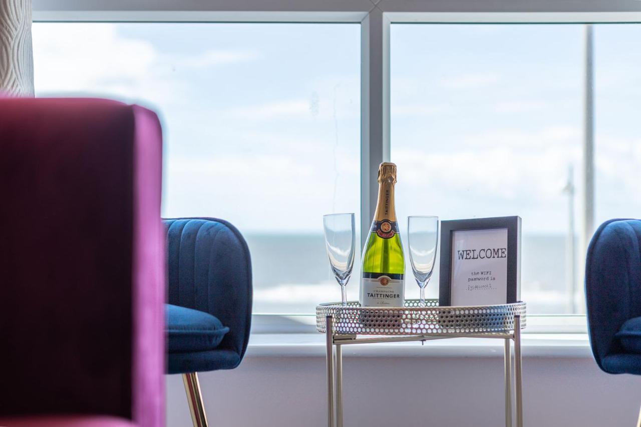 Charles Alexander Short Stay - Highcliffe Apartments คลีฟลีส์ ภายนอก รูปภาพ