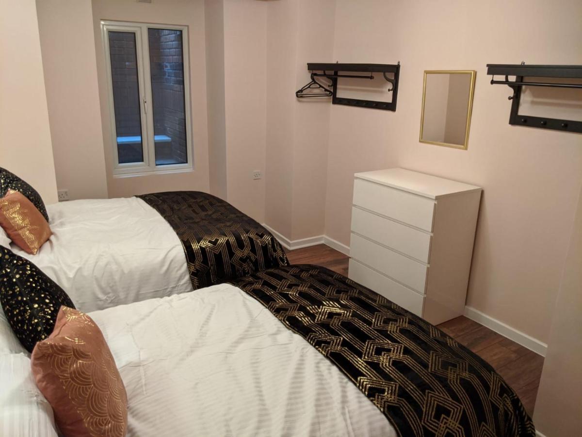 Charles Alexander Short Stay - Highcliffe Apartments คลีฟลีส์ ภายนอก รูปภาพ