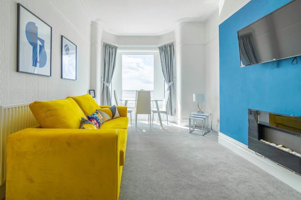 Charles Alexander Short Stay - Highcliffe Apartments คลีฟลีส์ ภายนอก รูปภาพ