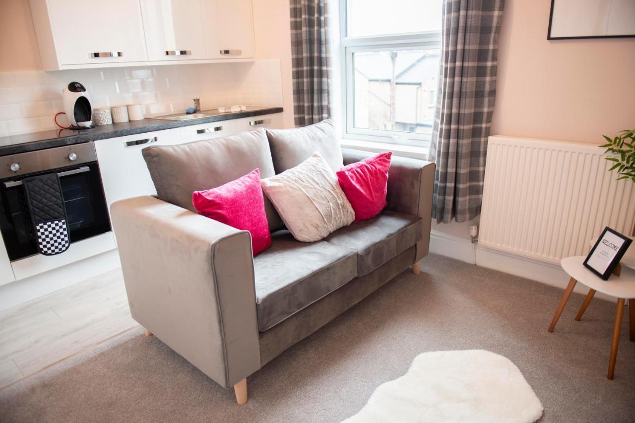 Charles Alexander Short Stay - Highcliffe Apartments คลีฟลีส์ ภายนอก รูปภาพ