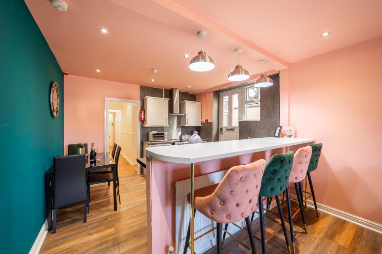 Charles Alexander Short Stay - Highcliffe Apartments คลีฟลีส์ ภายนอก รูปภาพ