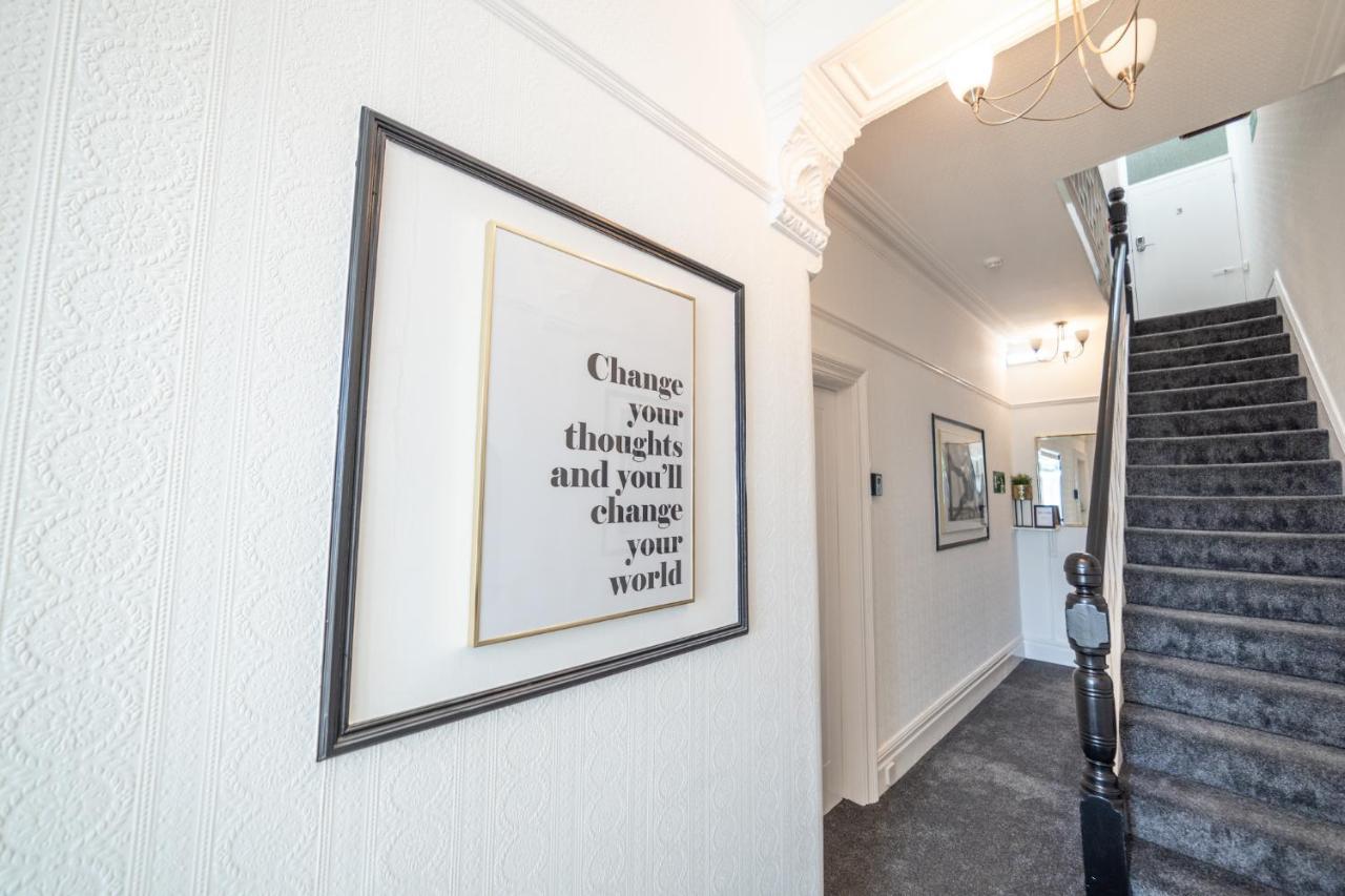 Charles Alexander Short Stay - Highcliffe Apartments คลีฟลีส์ ภายนอก รูปภาพ