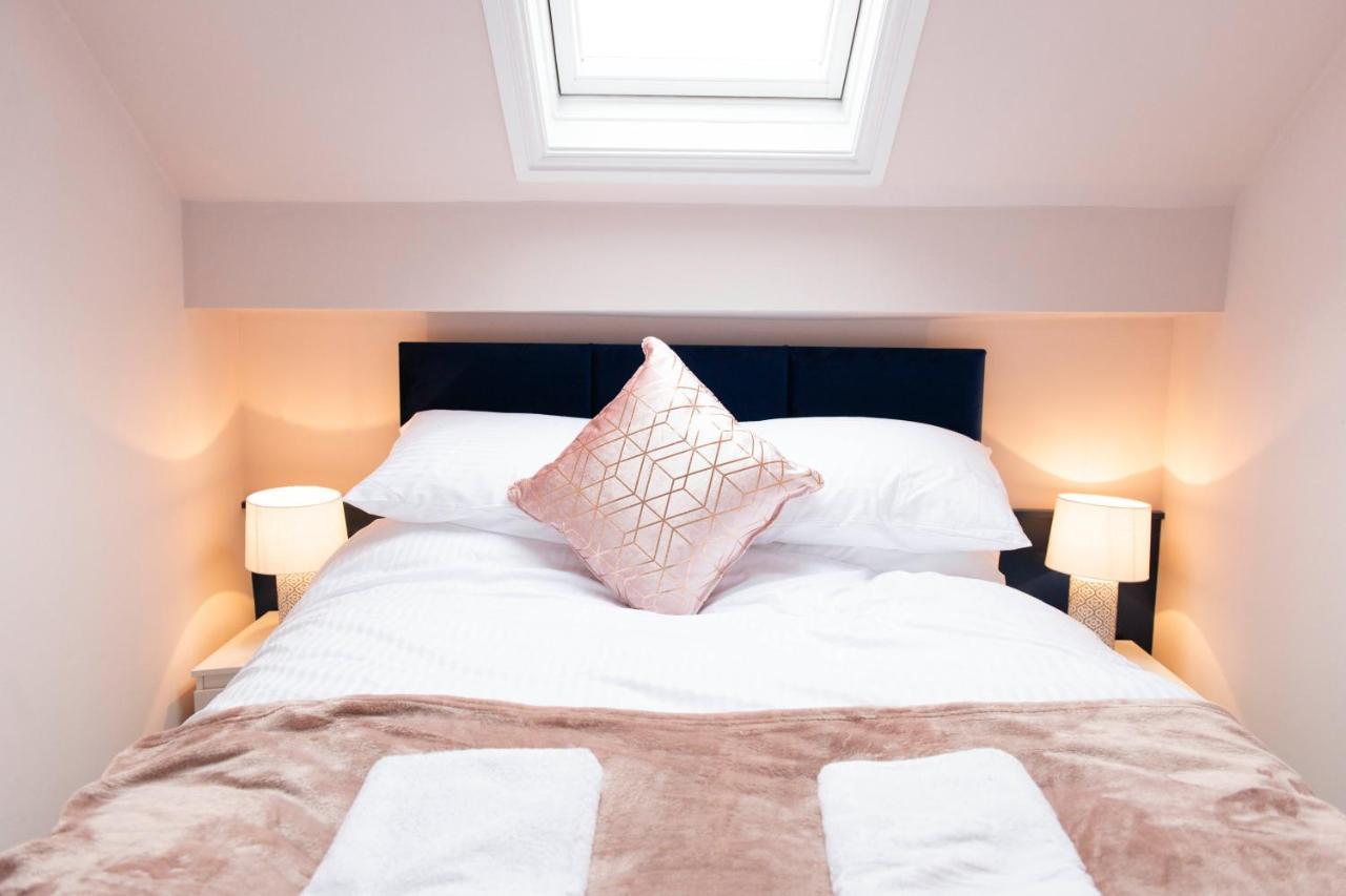 Charles Alexander Short Stay - Highcliffe Apartments คลีฟลีส์ ภายนอก รูปภาพ