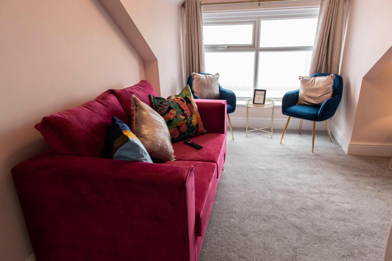 Charles Alexander Short Stay - Highcliffe Apartments คลีฟลีส์ ภายนอก รูปภาพ