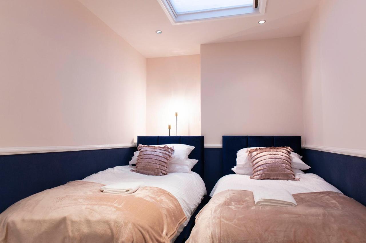 Charles Alexander Short Stay - Highcliffe Apartments คลีฟลีส์ ภายนอก รูปภาพ